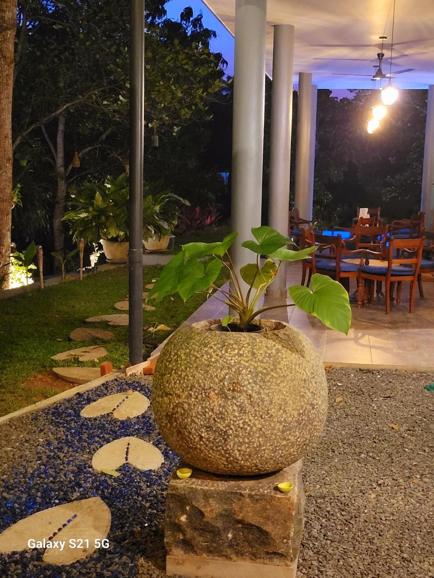 Barefoot Bungalow Hikka Hikkaduwa Kültér fotó